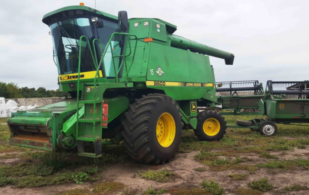 Oldtimer-Mähdrescher des Typs John Deere 9600, Neumaschine in Запоріжжя (Bild 1)
