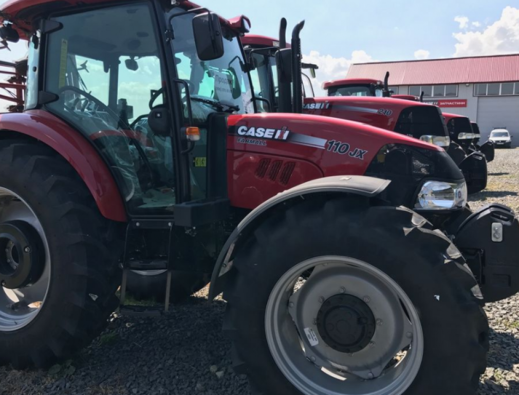 Oldtimer-Traktor des Typs Case IH Farmall 110 JX, Neumaschine in Хмельницький (Bild 8)