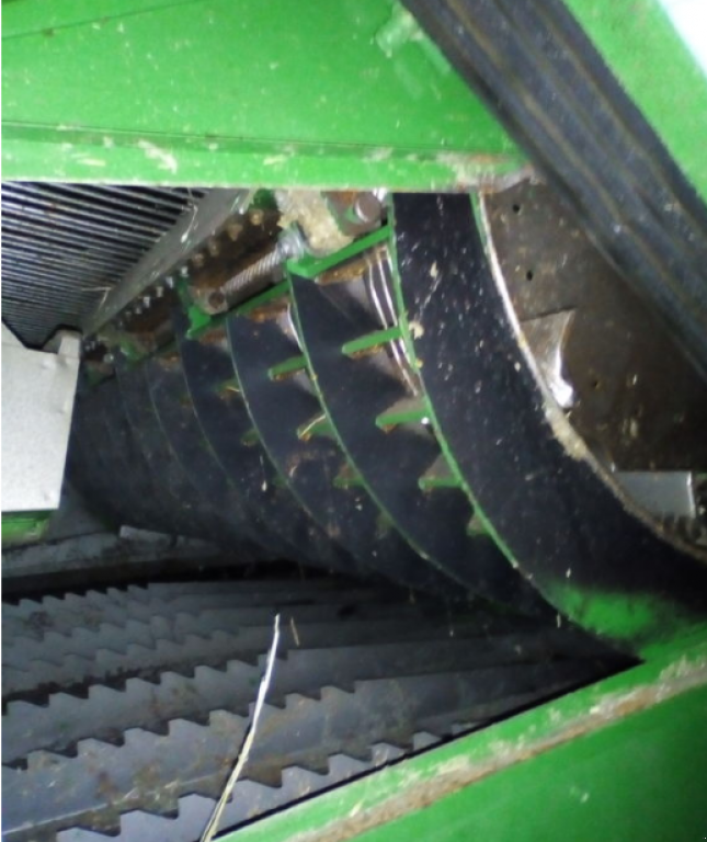 Oldtimer-Mähdrescher des Typs John Deere 2066, Neumaschine in Луцьк (Bild 3)