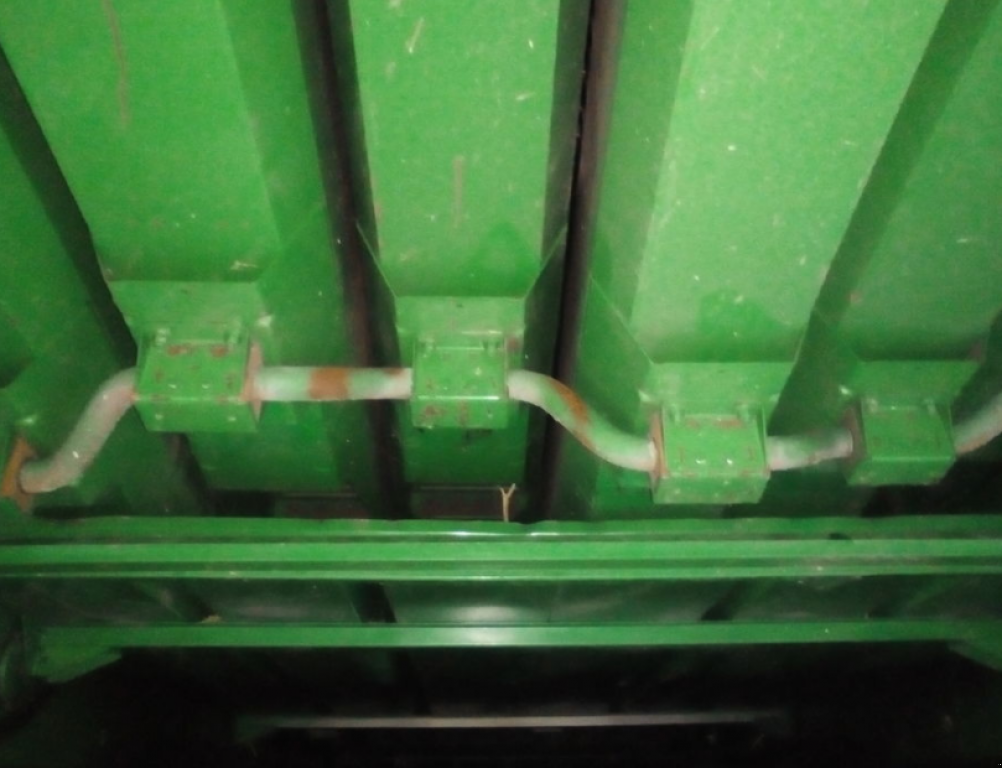 Oldtimer-Mähdrescher des Typs John Deere 2066, Neumaschine in Луцьк (Bild 2)