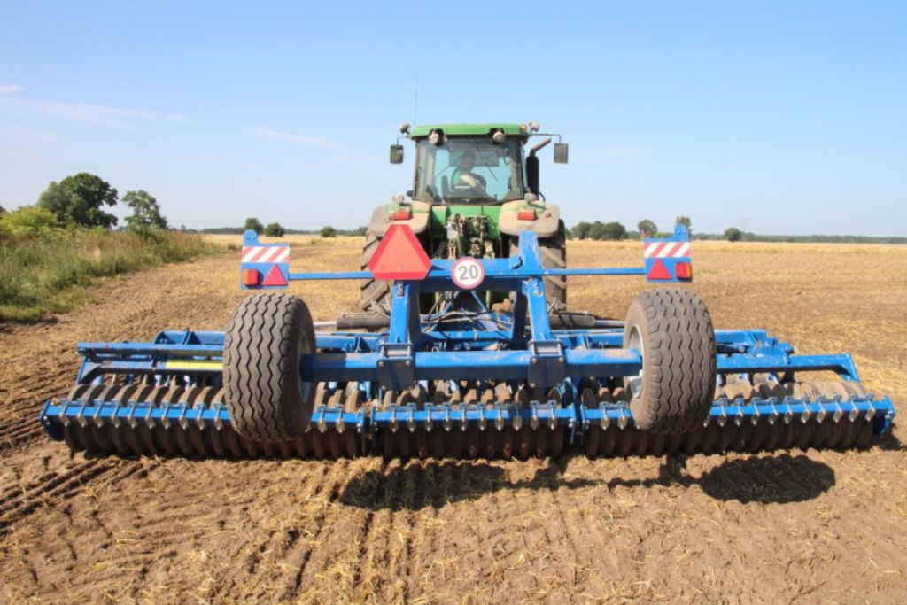 Wiesenegge des Typs Rolmako U-693-6,0,  in Київ (Bild 1)