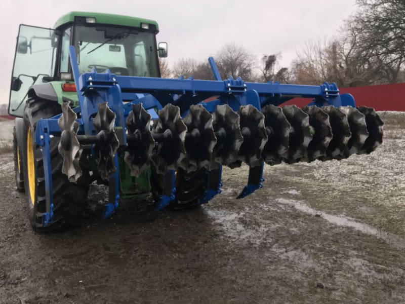 Spatenpflug des Typs Rolmako U-602-1,  in Київ (Bild 1)