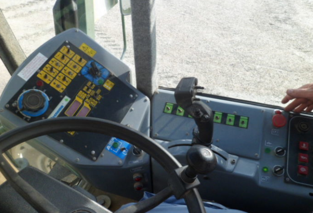 Selbstfahrspritze des Typs Tecnoma Laser 3000, Neumaschine in Харків (Bild 8)