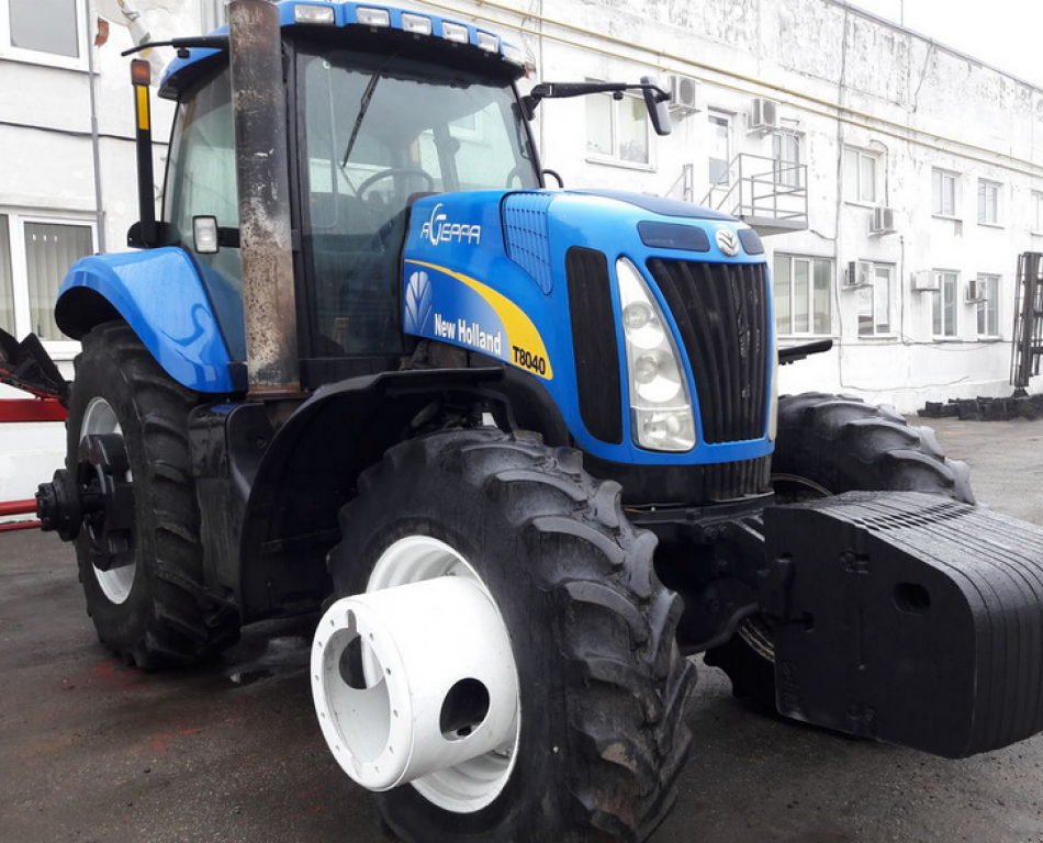 Oldtimer-Traktor des Typs New Holland T8040, Neumaschine in Харків (Bild 5)