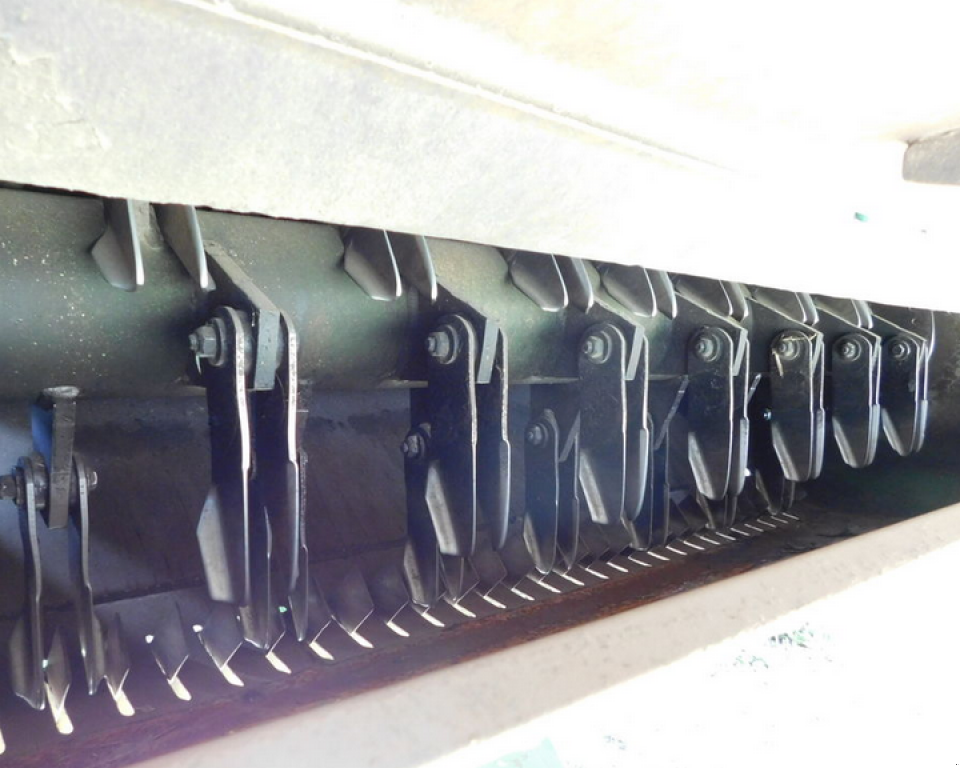 Oldtimer-Mähdrescher des Typs John Deere 9750 STS, Neumaschine in Харків (Bild 4)