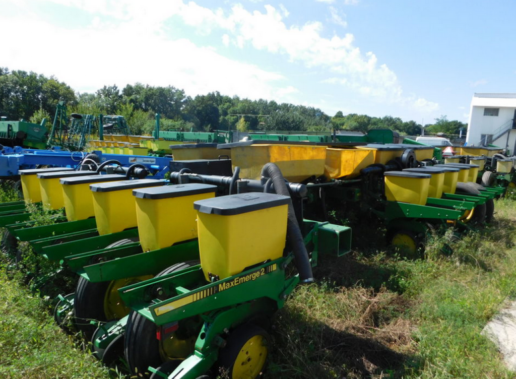 Gareeggenfelder des Typs John Deere 7200,  in Харків (Bild 1)