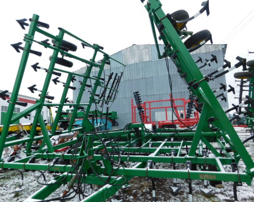 Kartoffelpflegetechnik des Typs John Deere 980,  in Харків (Bild 1)