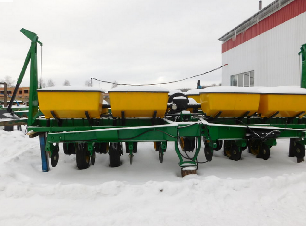 Gareeggenfelder des Typs John Deere 7200,  in Харків (Bild 1)