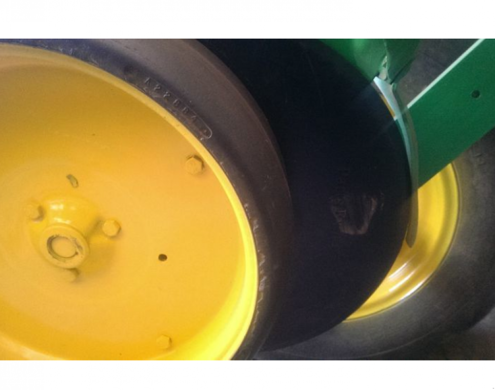 Gareeggenfelder des Typs John Deere 7200,  in Харків (Bild 5)