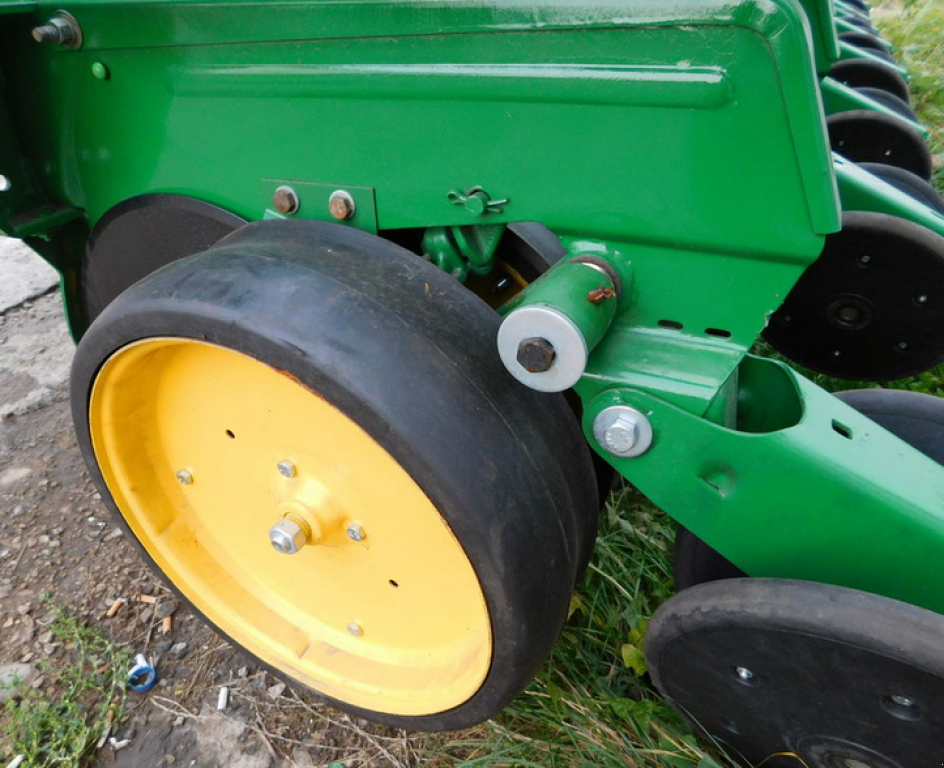 Gareeggenfelder des Typs John Deere 7000,  in Харків (Bild 3)