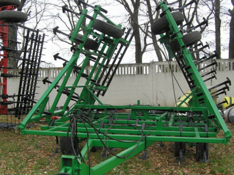 Kartoffelpflegetechnik des Typs John Deere 960,  in Харків (Bild 1)