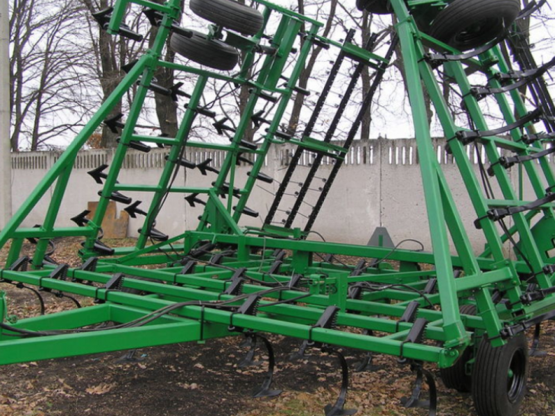 Kartoffelpflegetechnik des Typs John Deere 960,  in Харків (Bild 1)