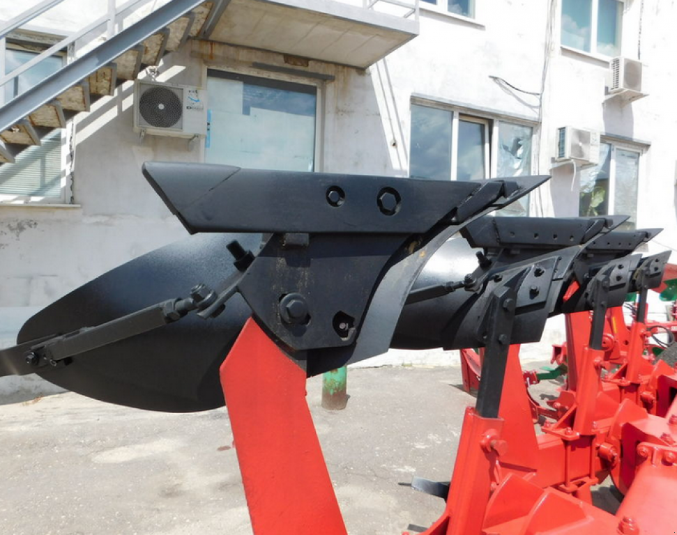 Scheibenpflug des Typs Gregoire-Besson SPR 7,  in Харків (Bild 2)