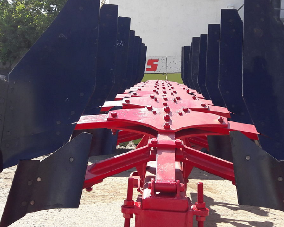 Scheibenpflug des Typs Gregoire-Besson SP 8,  in Харків (Bild 8)