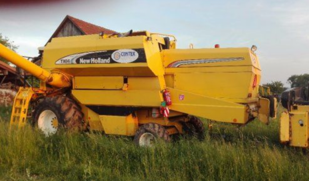 Oldtimer-Mähdrescher des Typs New Holland TX66, Neumaschine in Ужгород (Bild 5)