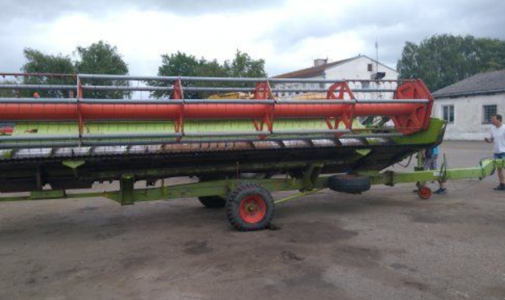 Oldtimer-Mähdrescher des Typs CLAAS Lexion 460, Neumaschine in Ужгород (Bild 8)