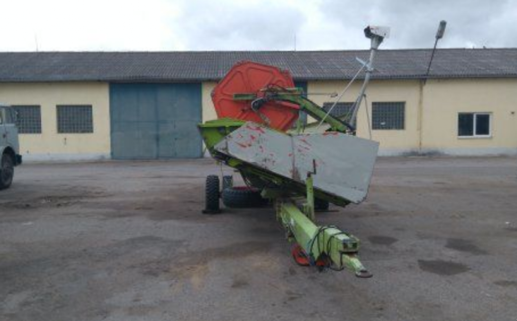 Oldtimer-Mähdrescher des Typs CLAAS Lexion 460, Neumaschine in Ужгород (Bild 2)