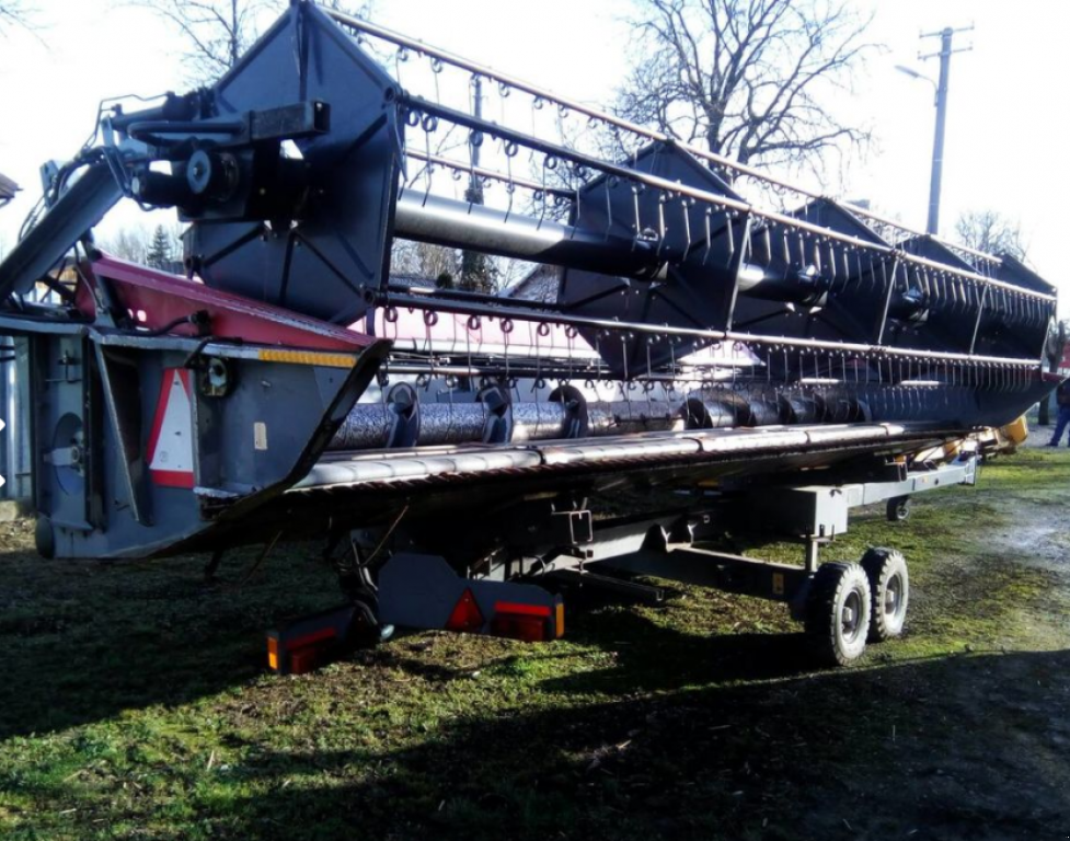 Oldtimer-Mähdrescher des Typs Massey Ferguson 7274 Cerea, Neumaschine in Ужгород (Bild 5)