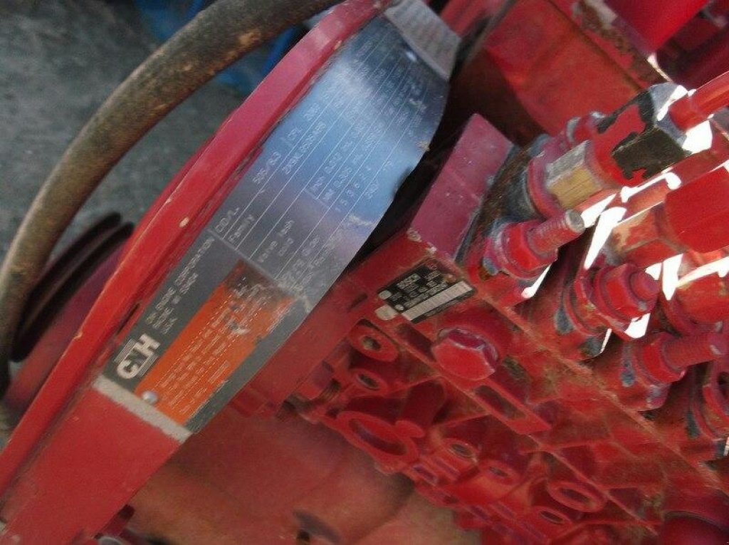 Oldtimer-Traktor des Typs Case IH 8940, Neumaschine in Київ (Bild 7)