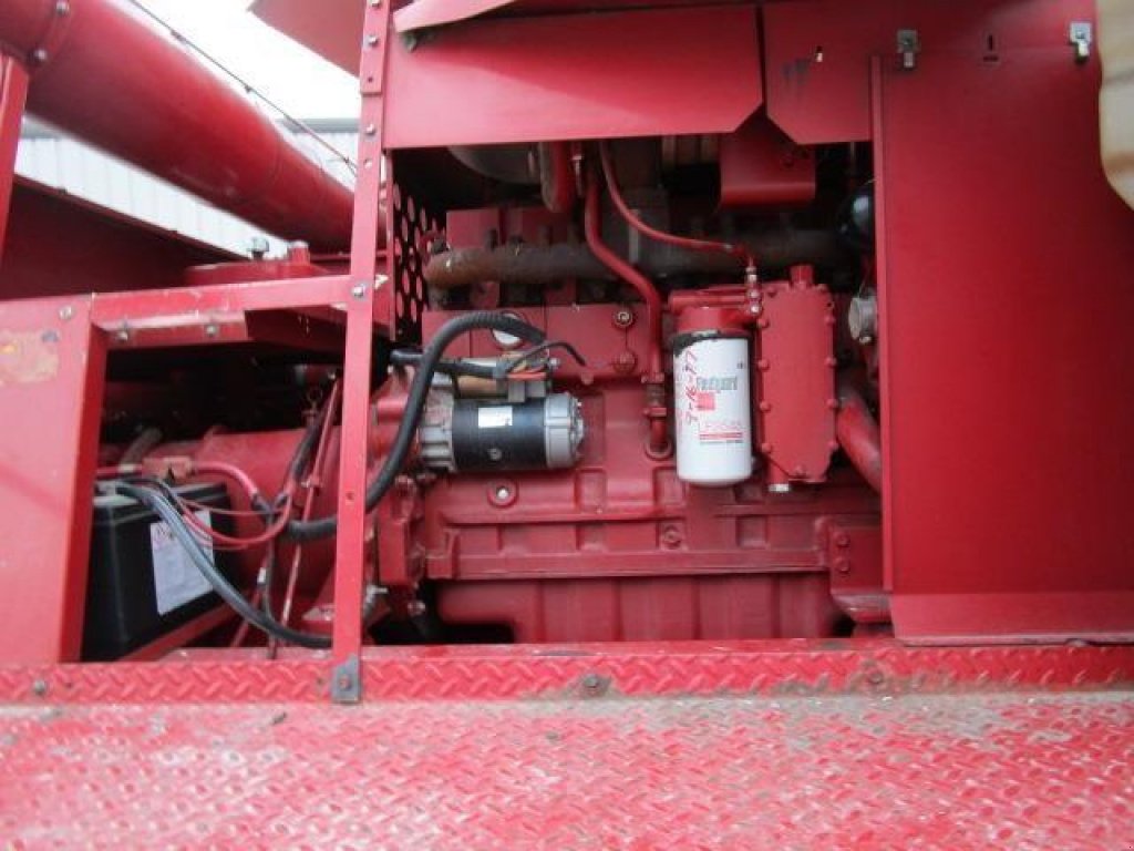 Oldtimer-Traktor des Typs Case IH 8940, Neumaschine in Київ (Bild 1)