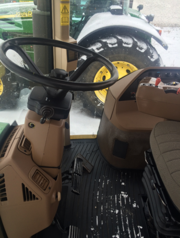 Oldtimer-Traktor des Typs John Deere 8300, Neumaschine in Не обрано (Bild 6)