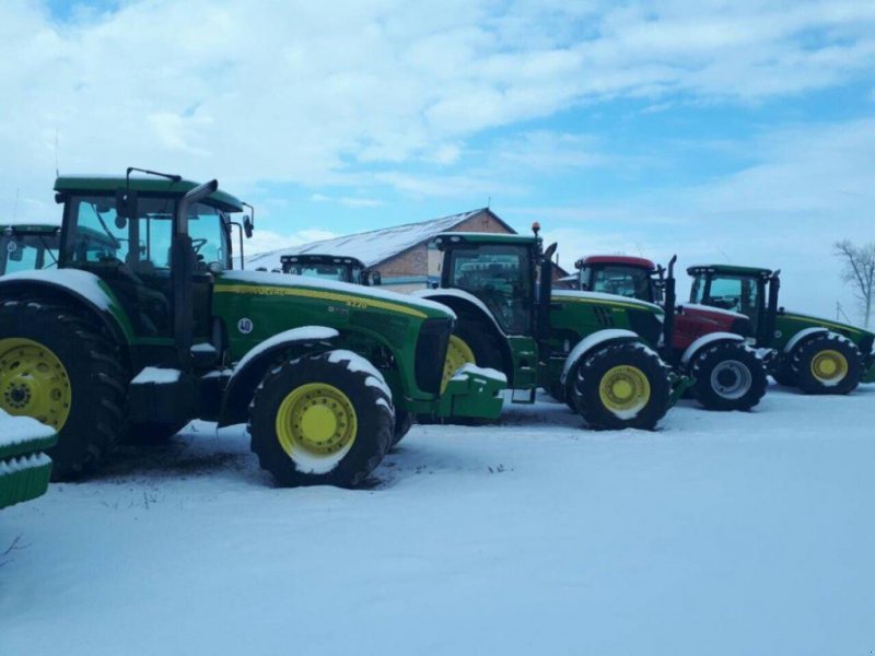Oldtimer-Traktor des Typs John Deere 8420, Neumaschine in Не обрано (Bild 1)
