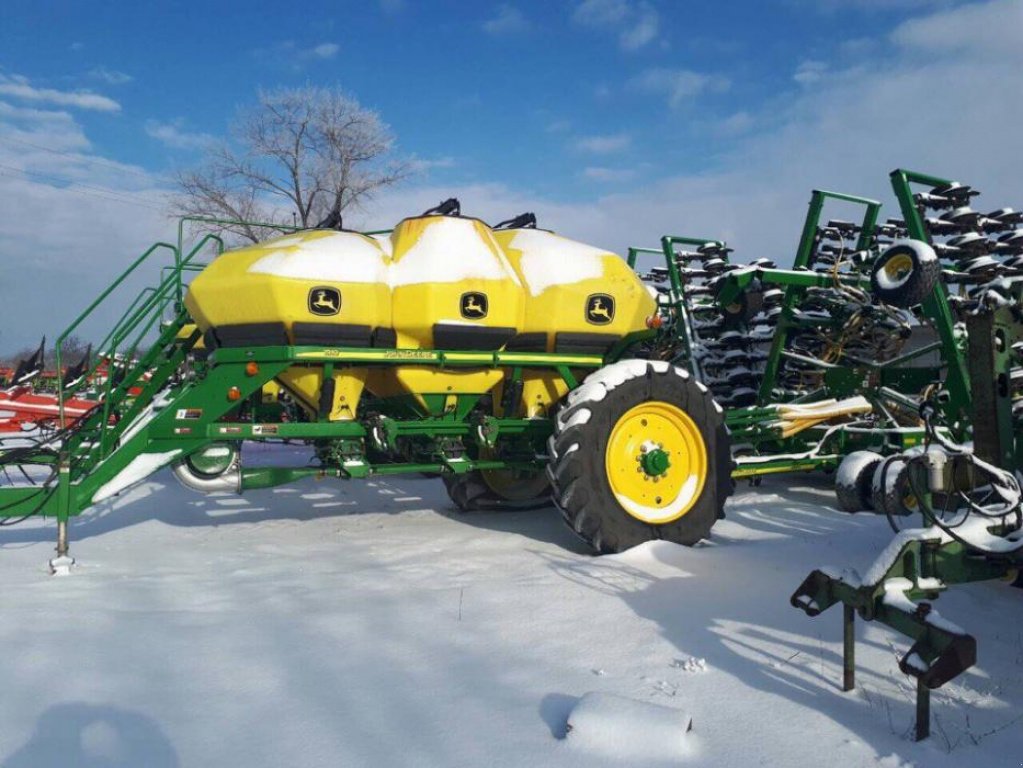 Oldtimer-Mähdrescher des Typs John Deere W 650,  in Не обрано (Bild 2)