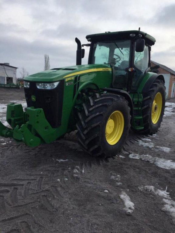Oldtimer-Traktor des Typs John Deere 8630, Neumaschine in Не обрано (Bild 1)