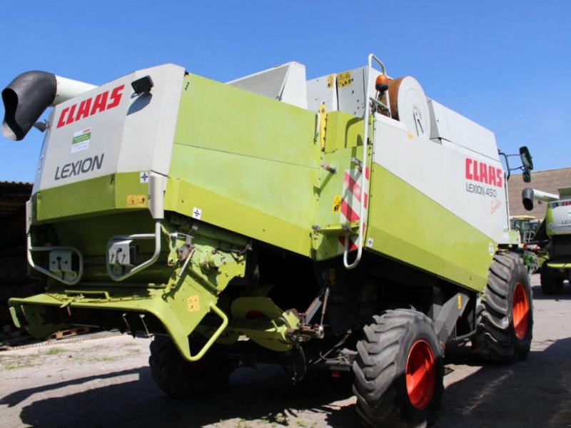 Oldtimer-Mähdrescher des Typs CLAAS Lexion 450 Evolution, Neumaschine in Не обрано