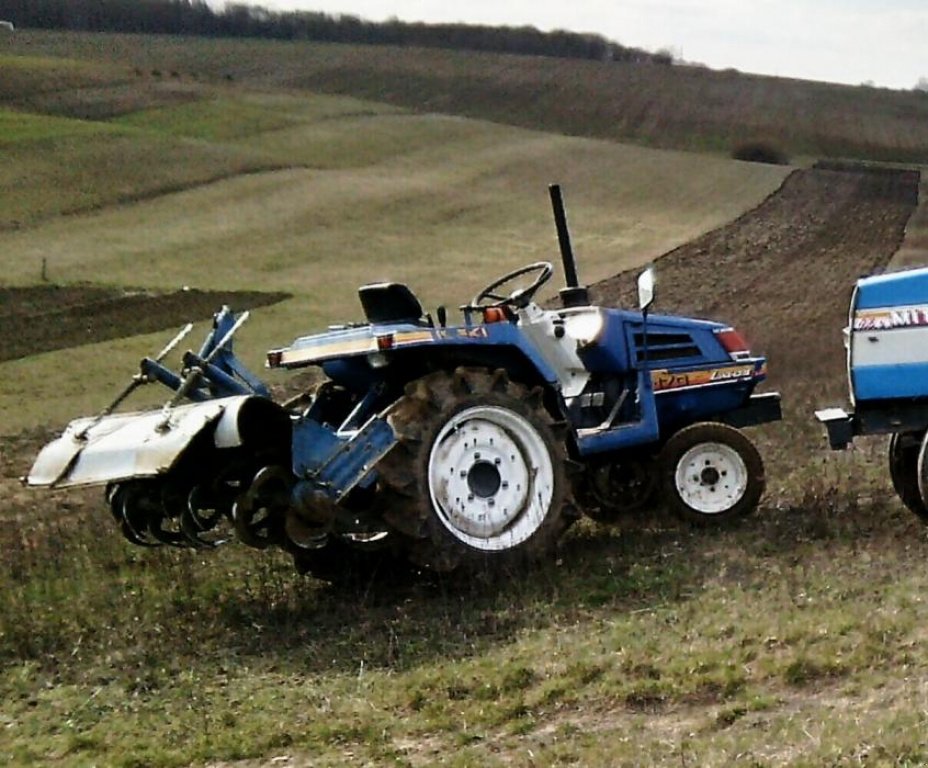 Hopfentraktor des Typs Iseki TU 1700, Neumaschine in Не обрано (Bild 1)