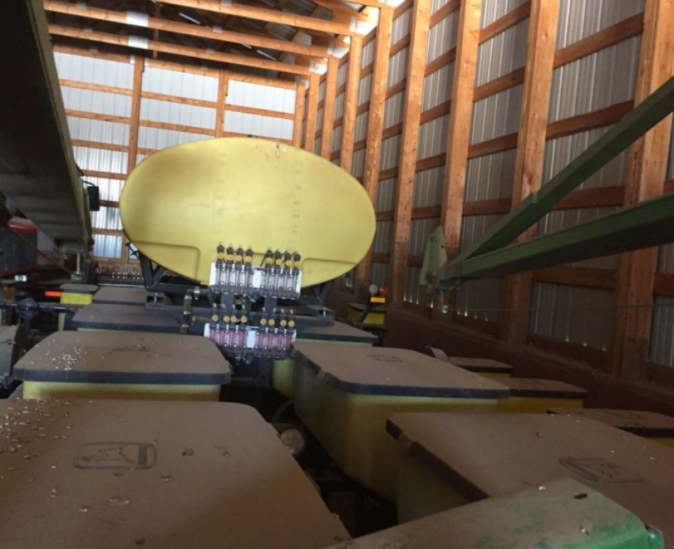 Gareeggenfelder des Typs John Deere 7200,  in Київ (Bild 4)