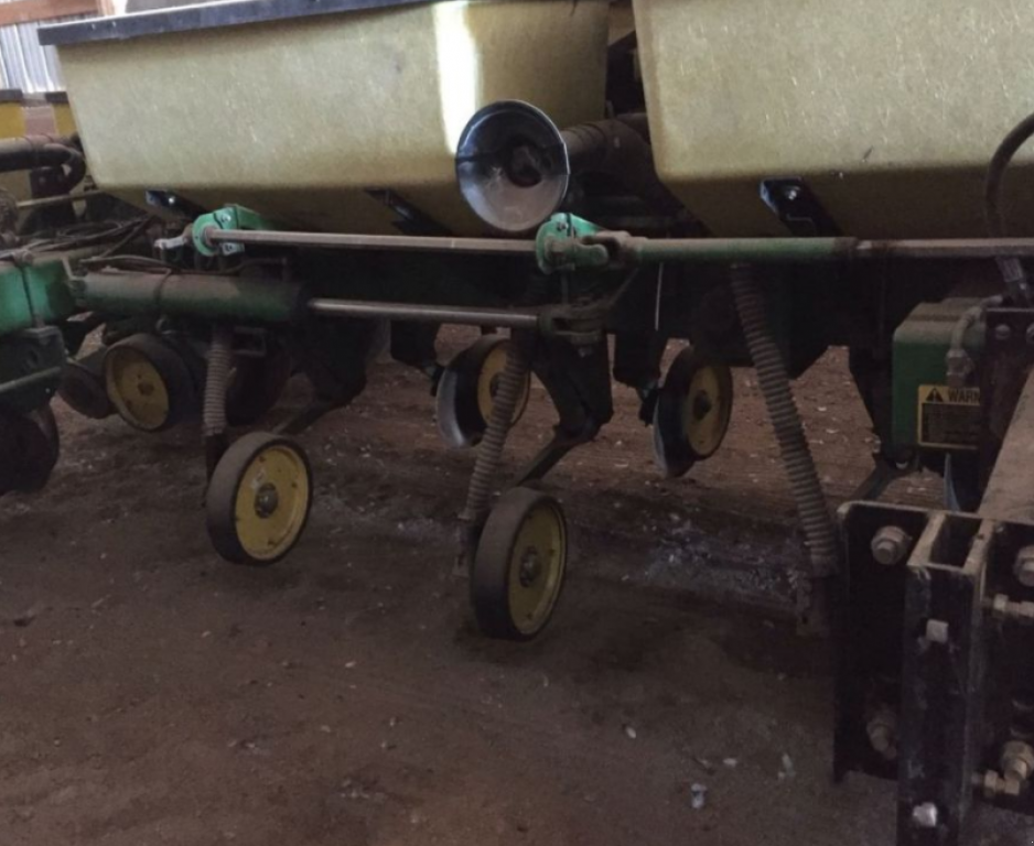 Gareeggenfelder des Typs John Deere 7200,  in Київ (Bild 5)