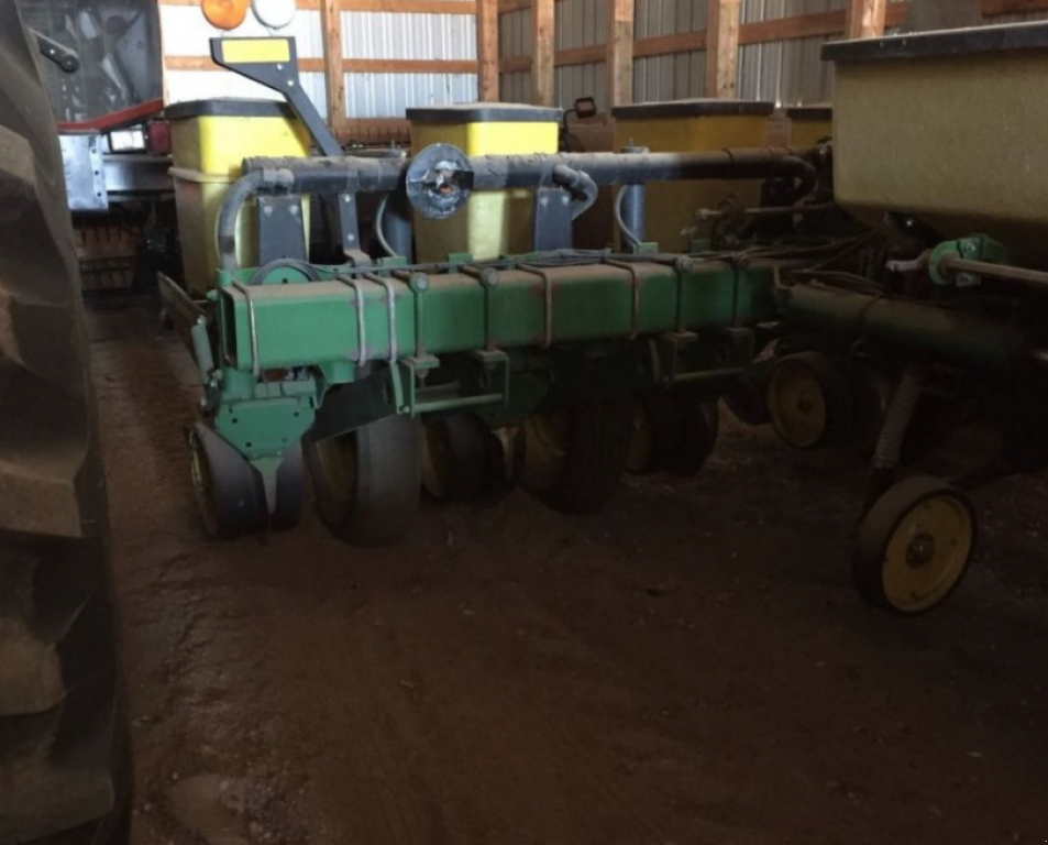 Gareeggenfelder des Typs John Deere 7200,  in Київ (Bild 3)