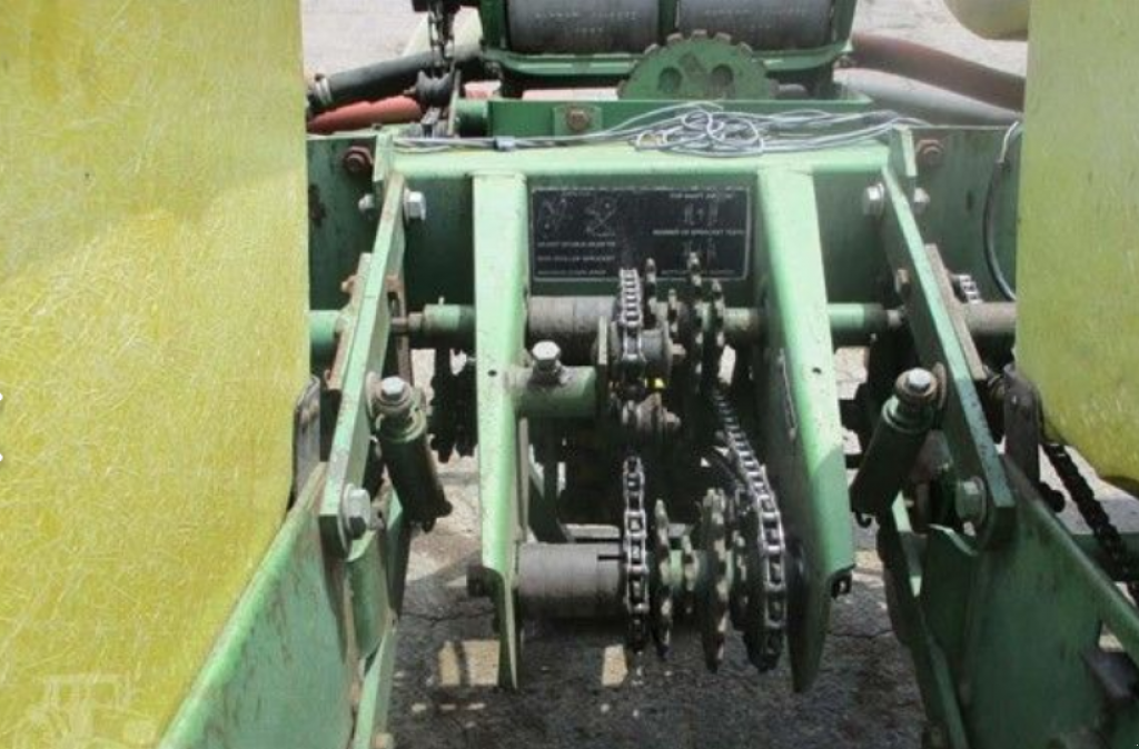 Gareeggenfelder des Typs John Deere 7000,  in Київ (Bild 9)