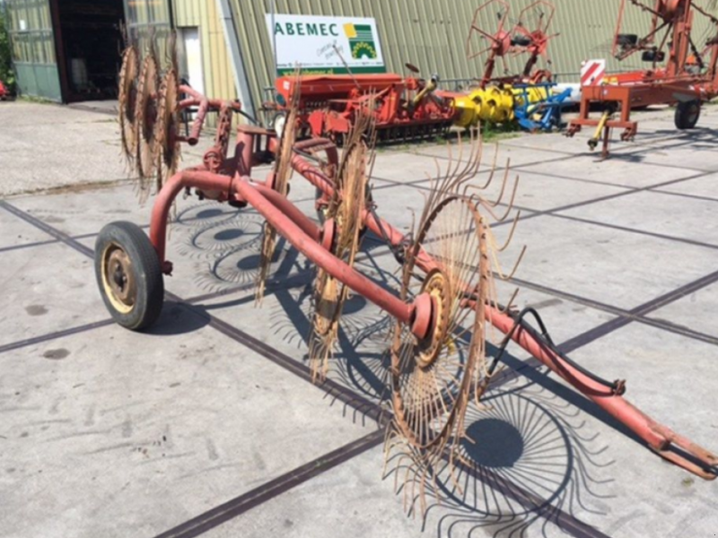 Schwader des Typs Vicon Sprintmaster,  in Київ (Bild 1)