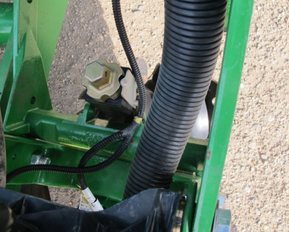 Gareeggenfelder des Typs John Deere 1770NT,  in Київ (Bild 7)