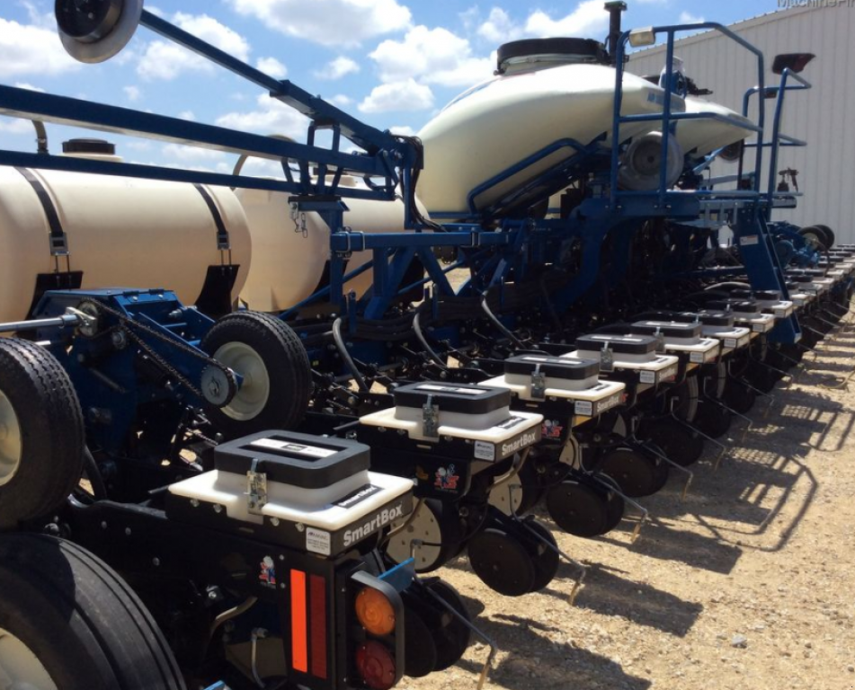 Gareeggenfelder des Typs Kinze 3600,  in Київ (Bild 7)