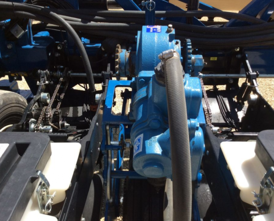 Gareeggenfelder des Typs Kinze 3600,  in Київ (Bild 9)