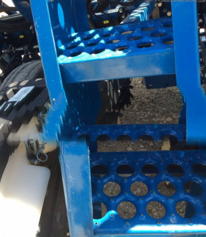 Gareeggenfelder des Typs Kinze 3600,  in Київ (Bild 5)