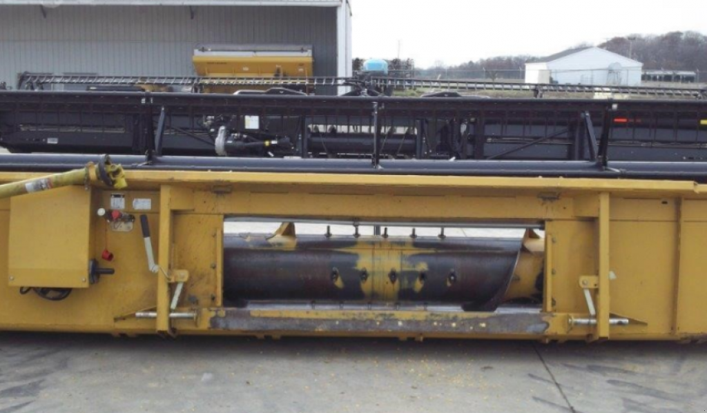 Schneidwerk des Typs Caterpillar F30,  in Київ (Bild 8)