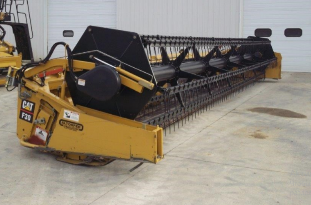 Schneidwerk des Typs Caterpillar F30,  in Київ (Bild 1)