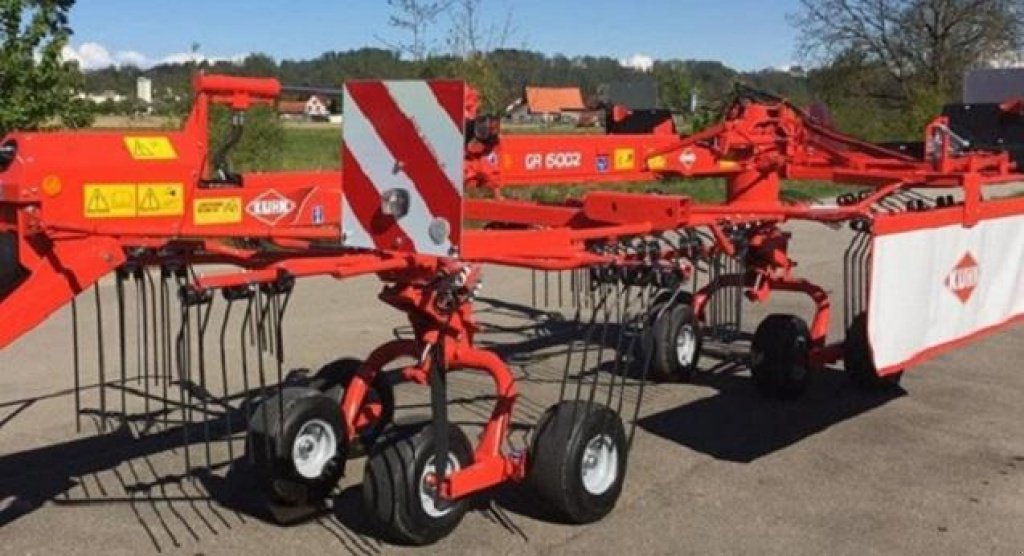 Schwader des Typs Nordsten GA 6002,  in Глобино (Bild 1)