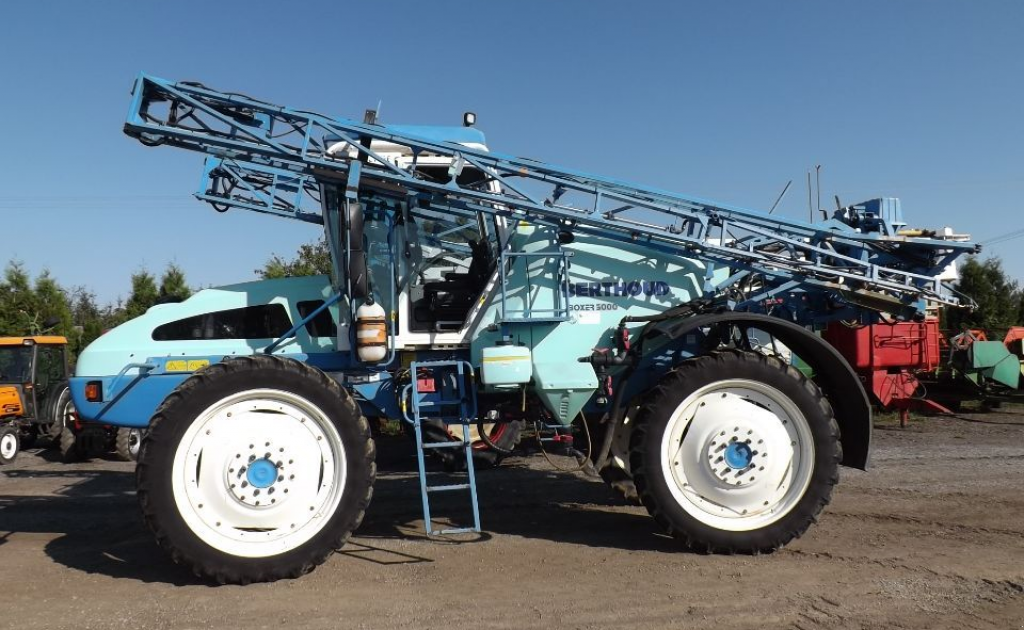 Selbstfahrspritze des Typs Berthoud Boxer 4000R, Neumaschine in Глобино (Bild 1)