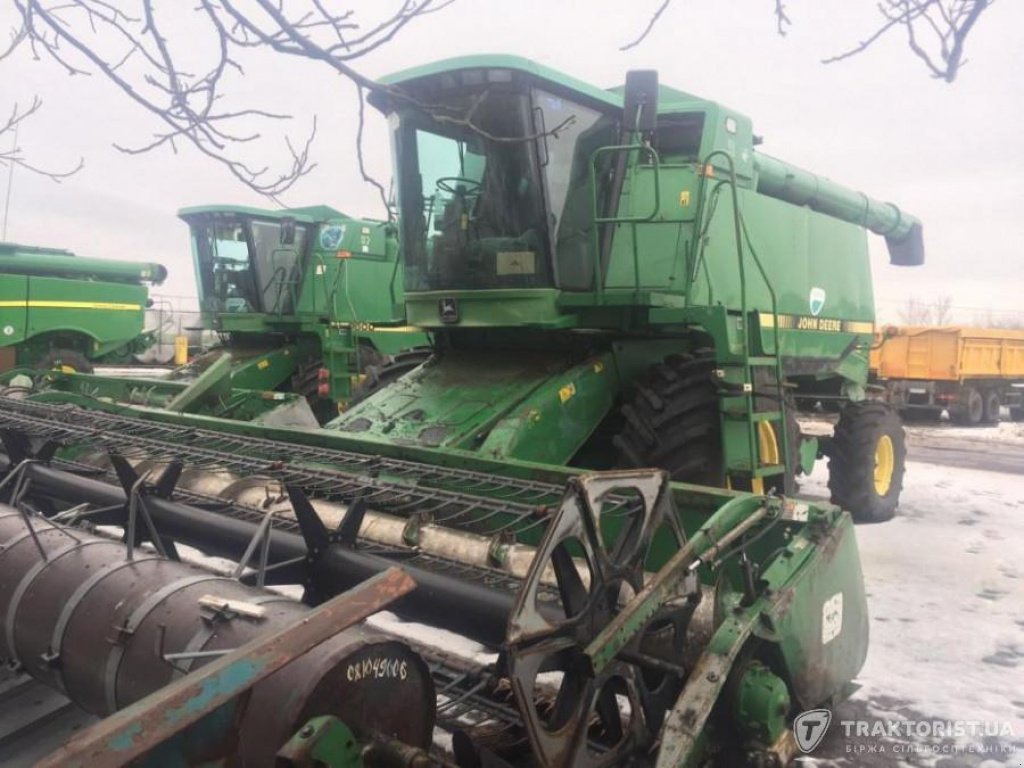 Oldtimer-Mähdrescher des Typs John Deere 9500, Neumaschine in Глобино (Bild 1)