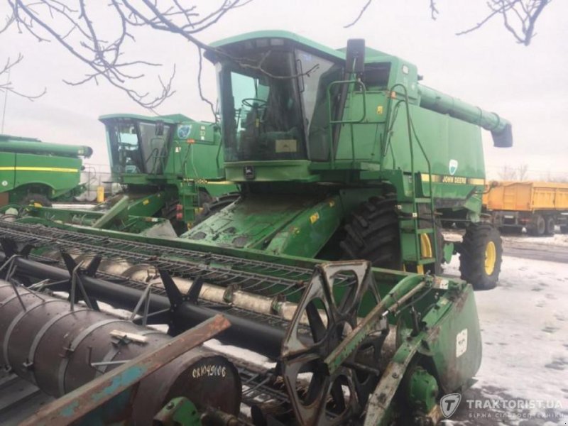 Oldtimer-Mähdrescher des Typs John Deere 9500, Neumaschine in Глобино (Bild 1)