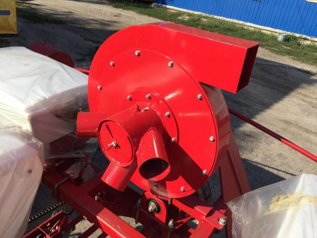 Sämaschine des Typs CHERVONA ZIRKA СУПН-8,  in Кіровоград (Bild 2)