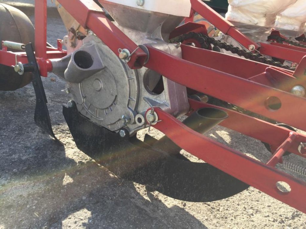 Sämaschine des Typs CHERVONA ZIRKA СУПН-8,  in Кіровоград (Bild 4)