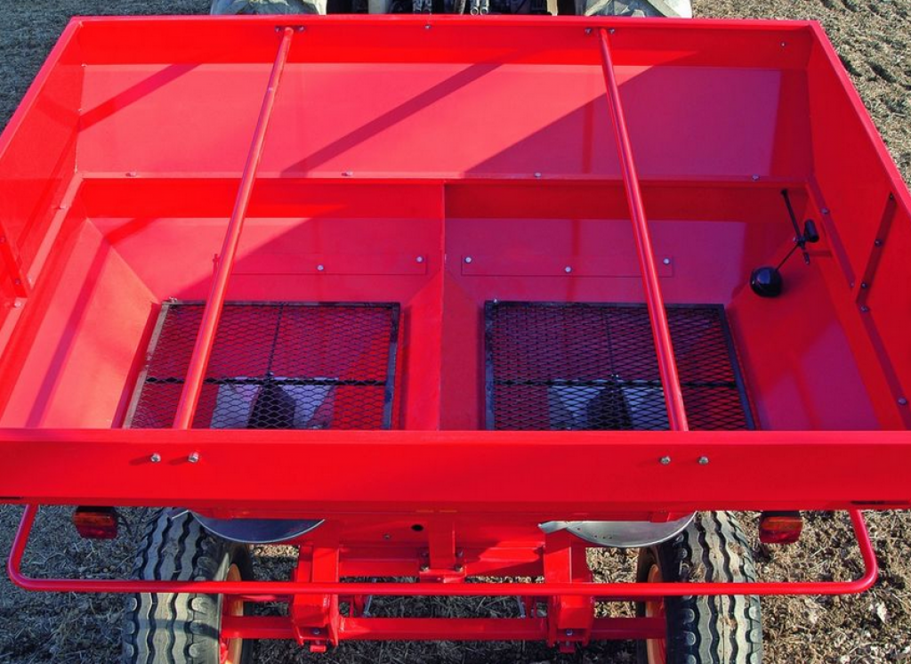 Sandstreuer & Salzstreuer des Typs Quivogne D-903/3000,  in Гуляйпо́ле (Bild 2)