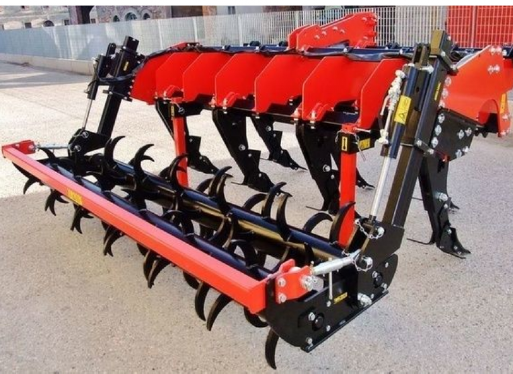 Spatenpflug des Typs Quivogne SSDR 7,  in Гуляйпо́ле (Bild 3)