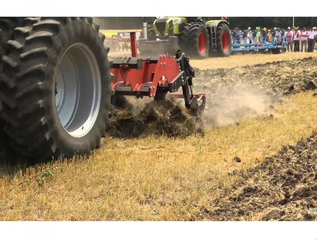 Spatenpflug des Typs Quivogne SSDR 7,  in Гуляйпо́ле (Bild 4)